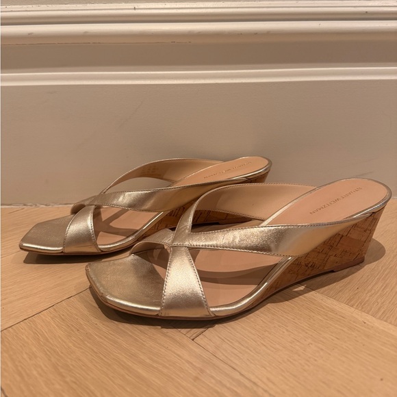 Stuart Weitzman Miami 50 Leather Wedge Sandal in Platino Gold - Picture 1 of 5